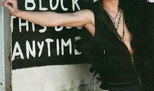 金秀贤最新被爆料的照片,魅力四溢引发热议